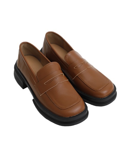 select MOCA(セレクトモカ)の「スクエアトゥフェイクレザーローファー(ローファー・レディース・ブラック/ブラウン/オフホワイト・SMALL/MEDIUM/LARGE)」の13枚目の写真