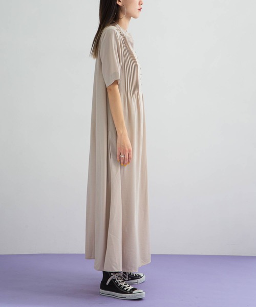 bohmal（ボマール）の「リネンライクピンタックデザインスキッパーロングワンピース（ワンピース・レディース・ホワイト/アッシュブラウン/ナチュラル・FREE）」の5枚目の写真
