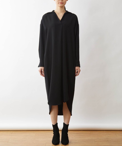 OUVRAGE CLASSE（ウヴラージュクラス）の「スキッパーバックボタンワンピース（ワンピース・レディース・ブラック/グレイッシュベージュ・FREE）」の15枚目の写真