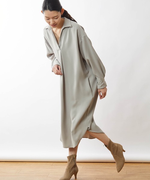 OUVRAGE CLASSE（ウヴラージュクラス）の「スキッパーバックボタンワンピース（ワンピース・レディース・ブラック/グレイッシュベージュ・FREE）」の12枚目の写真