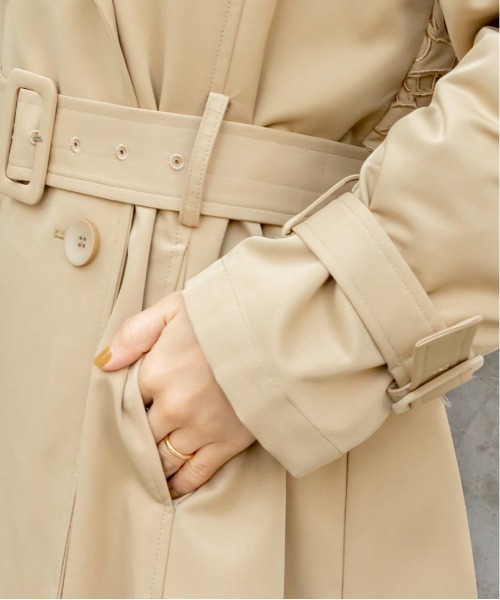 RANDA(ランダ)の「カッティングデザイントレンチコート(トレンチコート・レディース・アイボリー/ベージュ・1/0)」の6枚目の写真