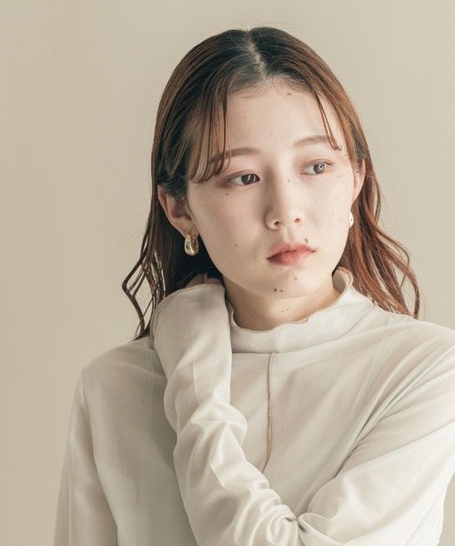 SMELLY（スメリー）の「オーバルワンタッチピアス（ピアス（両耳用）・レディース・シルバー/ゴールド・-）」の4枚目の写真