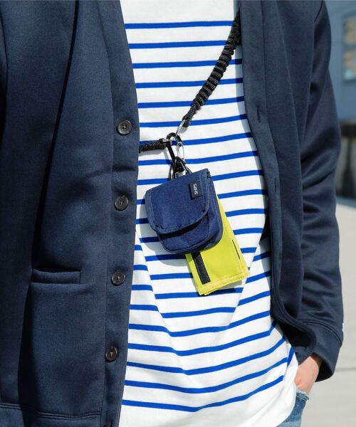 SHIPS（シップス）の「【WEB限定】SHIPS: 〈撥水加工〉 2セット ポーチ ネック ストラップ（ショルダーバッグ・メンズ・ブラック/オリーブ/イエロー・ONE SIZE）」の11枚目の写真