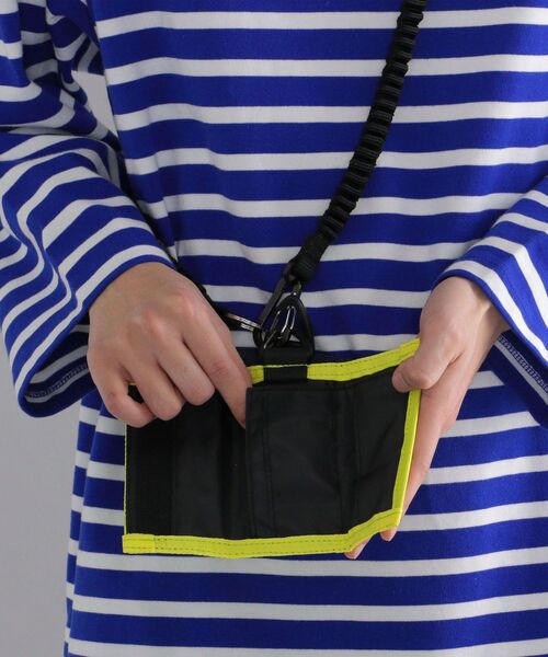 SHIPS（シップス）の「【WEB限定】SHIPS: 〈撥水加工〉 2セット ポーチ ネック ストラップ（ショルダーバッグ・メンズ・ブラック/オリーブ/イエロー・ONE SIZE）」の14枚目の写真