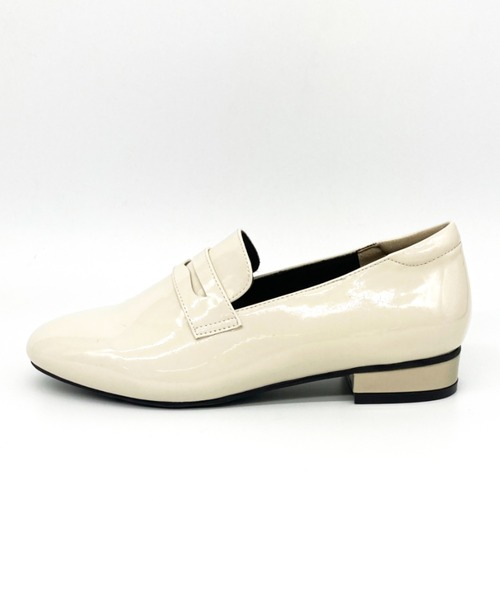 Noubel Voug Relax（ヌーベルヴォーグリラックス）の「【晴雨兼用】ソフトエナメルタイプ ローファー ローヒール パンプス（レインシューズ・レディース・ベージュ/ブラック/アイボリー・L/M/LL/S）」の6枚目の写真