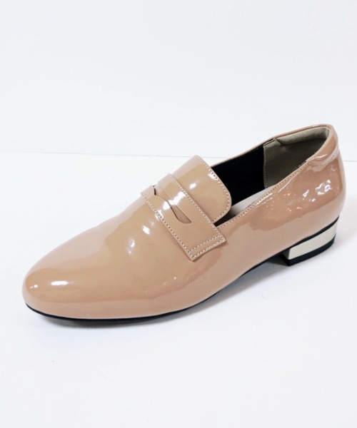 Noubel Voug Relax（ヌーベルヴォーグリラックス）の「【晴雨兼用】ソフトエナメルタイプ ローファー ローヒール パンプス（レインシューズ・レディース・ベージュ/ブラック/アイボリー・L/M/LL/S）」の5枚目の写真