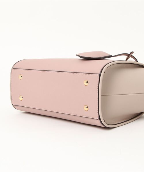 Samantha Thavasa（サマンサタバサ）の「バイカラーハンドルバッグ（ハンドバッグ・レディース・ブラック/グレイッシュベージュ/ピンクベージュ/オフホワイト・FREE）」の6枚目の写真