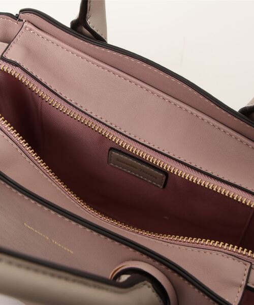 Samantha Thavasa（サマンサタバサ）の「バイカラーハンドルバッグ（ハンドバッグ・レディース・ブラック/グレイッシュベージュ/ピンクベージュ/オフホワイト・FREE）」の7枚目の写真