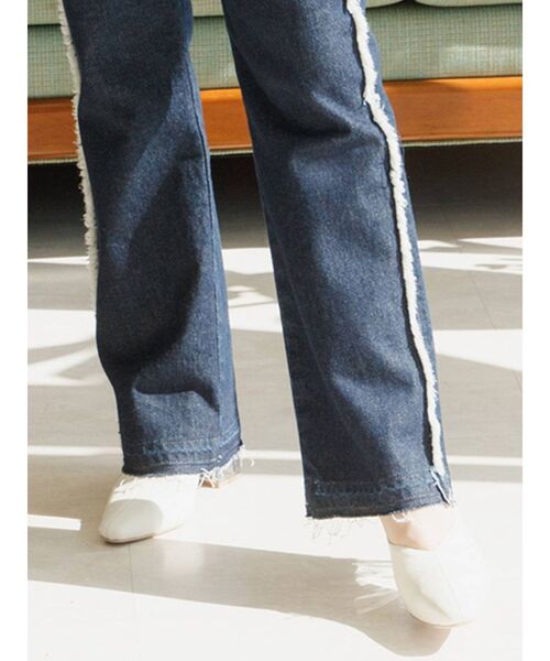 CALNAMUR（カルナムール）の「クリアヒールパンプス（パンプス・レディース・ブラウン/アイボリー・LARGE/MEDIUM/SMALL）」の2枚目の写真