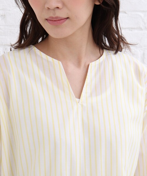 SHOO・LA・RUE(シューラルー)の「◆【2点セット】ウエストギャザーブラウス+タンクトップ(その他トップス・レディース・レッド系4/ネイビー系2/イエロー系2・02/03/04)」の5枚目の写真