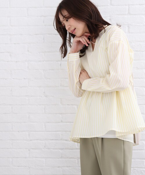 SHOO・LA・RUE(シューラルー)の「◆【2点セット】ウエストギャザーブラウス+タンクトップ(その他トップス・レディース・レッド系4/ネイビー系2/イエロー系2・02/03/04)」の12枚目の写真