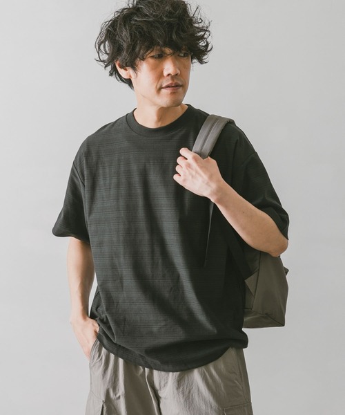 URBAN RESEARCH DOORS(アーバンリサーチドアーズ)の「マルチボーダーショートスリーブTシャツ(Tシャツ/カットソー・メンズ・チャコールグレー/イエロー/オレンジ・40/38)」の2枚目の写真