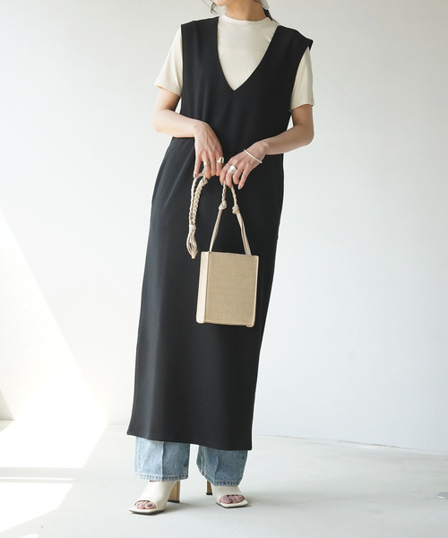 IAMUSE（アイアミューズ）の「Vネックロングワンピース S0608【IAMUSE】（ワンピース・レディース・ブラック/グレイッシュベージュ・FREE）」の3枚目の写真