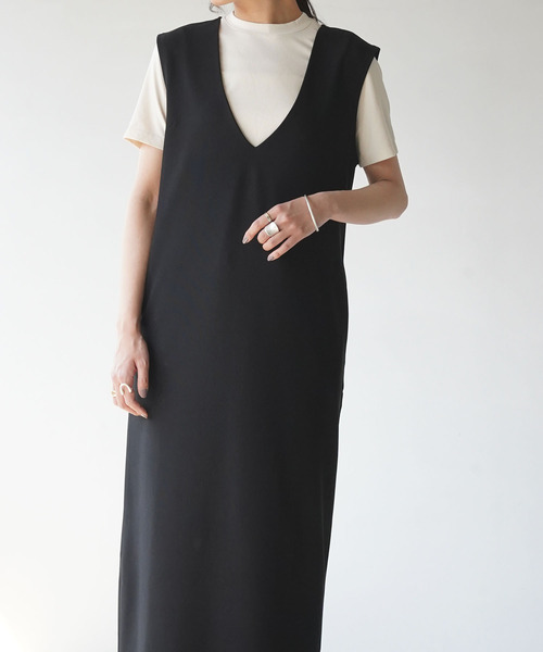 IAMUSE（アイアミューズ）の「Vネックロングワンピース S0608【IAMUSE】（ワンピース・レディース・ブラック/グレイッシュベージュ・FREE）」の5枚目の写真