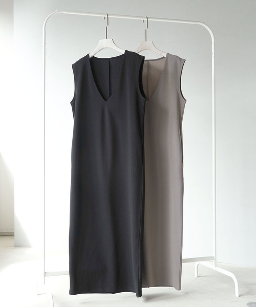 IAMUSE（アイアミューズ）の「Vネックロングワンピース S0608【IAMUSE】（ワンピース・レディース・ブラック/グレイッシュベージュ・FREE）」の14枚目の写真