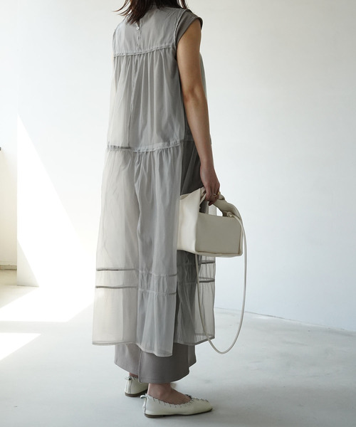 IAMUSE（アイアミューズ）の「Vネックロングワンピース S0608【IAMUSE】（ワンピース・レディース・ブラック/グレイッシュベージュ・FREE）」の13枚目の写真