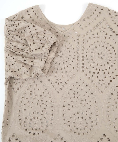 titivate（ティティベイト）の「前後2wayｺｯﾄﾝﾚｰｽﾏｰﾒｲﾄﾞﾜﾝﾋﾟｰｽ（ワンピース・レディース・ブラック/オフホワイト/グレイッシュベージュ・S/M/L）」の19枚目の写真