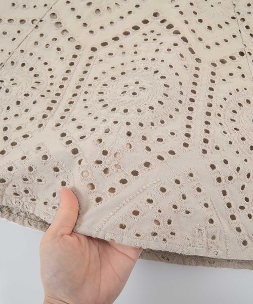 titivate（ティティベイト）の「前後2wayｺｯﾄﾝﾚｰｽﾏｰﾒｲﾄﾞﾜﾝﾋﾟｰｽ（ワンピース・レディース・ブラック/オフホワイト/グレイッシュベージュ・S/M/L）」の21枚目の写真