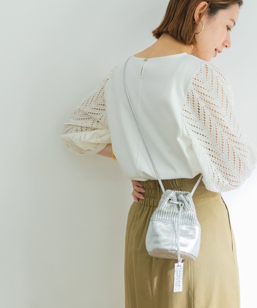 marco masi（マルコマージ）の「MARCO MASI　VIT-L SHOLDER BAG（ハンドバッグ・レディース・シルバー・-）」の4枚目の写真