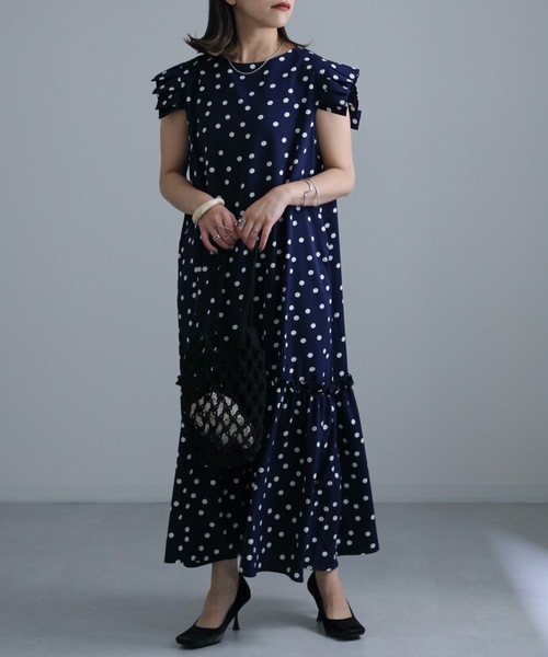 ap retro（アプレトロ）の「ドット肩フリルティアードワンピース（ワンピース・レディース・ネイビー/ブラック/ベージュ・FREE）」の20枚目の写真