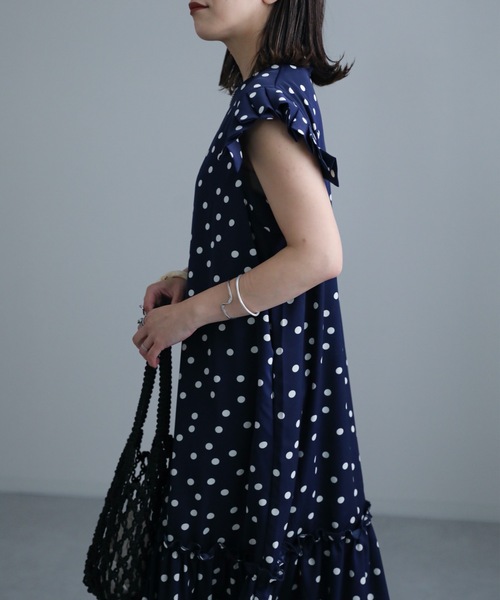 ap retro（アプレトロ）の「ドット肩フリルティアードワンピース（ワンピース・レディース・ネイビー/ブラック/ベージュ・FREE）」の18枚目の写真