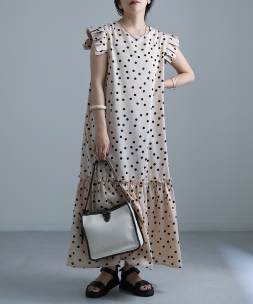 ap retro（アプレトロ）の「ドット肩フリルティアードワンピース（ワンピース・レディース・ネイビー/ブラック/ベージュ・FREE）」の5枚目の写真