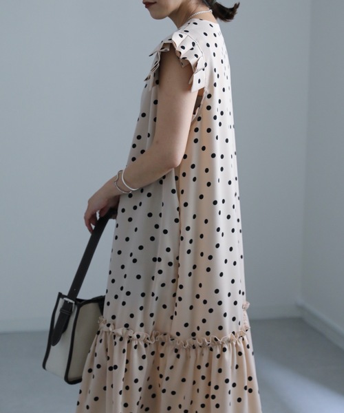 ap retro（アプレトロ）の「ドット肩フリルティアードワンピース（ワンピース・レディース・ネイビー/ブラック/ベージュ・FREE）」の12枚目の写真