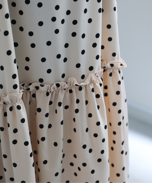 ap retro（アプレトロ）の「ドット肩フリルティアードワンピース（ワンピース・レディース・ネイビー/ブラック/ベージュ・FREE）」の16枚目の写真