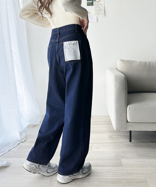 mily bilet（ミウィビレット）の「【mily bilet】後ろ姿に一目惚れ。フラッシャー付きセンタータックストレートデニムパンツ（デニムパンツ・レディース・ナチュラル/ワンウォッシュ/ピンクベージュ/スミクロ・SMALL/MEDIUM/LARGE/X-LARGE）」の3枚目の写真