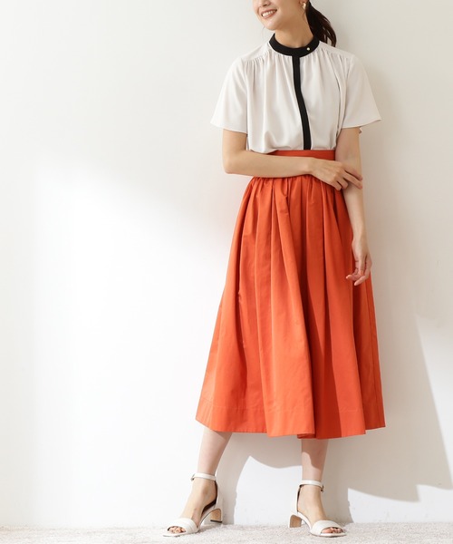 N.(N. Natural Beauty Basic)(エヌエヌナチュラルビューティーベーシック)の「ブライトタフタボリュームスカート(スカート・レディース・ブラック/オレンジ・MEDIUM)」の2枚目の写真