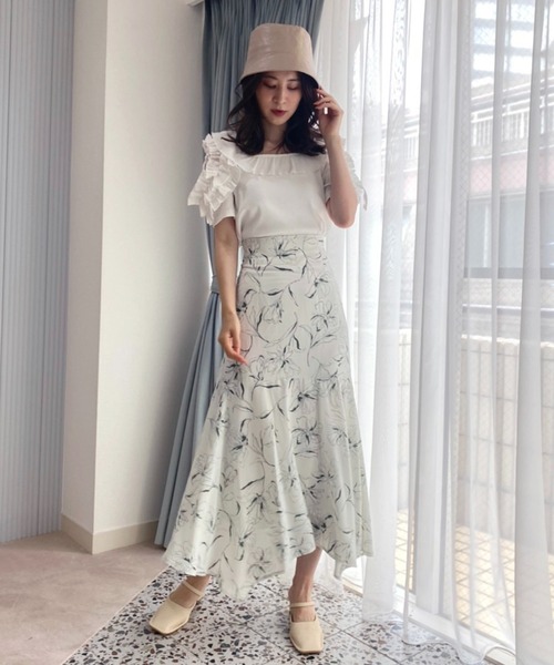 one after another NICE CLAUP(ワンアフターアナザーナイスクラップ)の「肩フリルテレコトップス(Tシャツ/カットソー・レディース・ブラック/オフホワイト/アイボリー・FREE)」の19枚目の写真