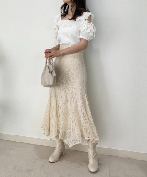 one after another NICE CLAUP(ワンアフターアナザーナイスクラップ)の「肩フリルテレコトップス(Tシャツ/カットソー・レディース・ブラック/オフホワイト/アイボリー・FREE)」の12枚目の写真