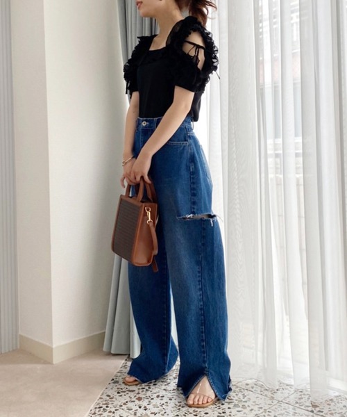 one after another NICE CLAUP(ワンアフターアナザーナイスクラップ)の「肩フリルテレコトップス(Tシャツ/カットソー・レディース・ブラック/オフホワイト/アイボリー・FREE)」の10枚目の写真