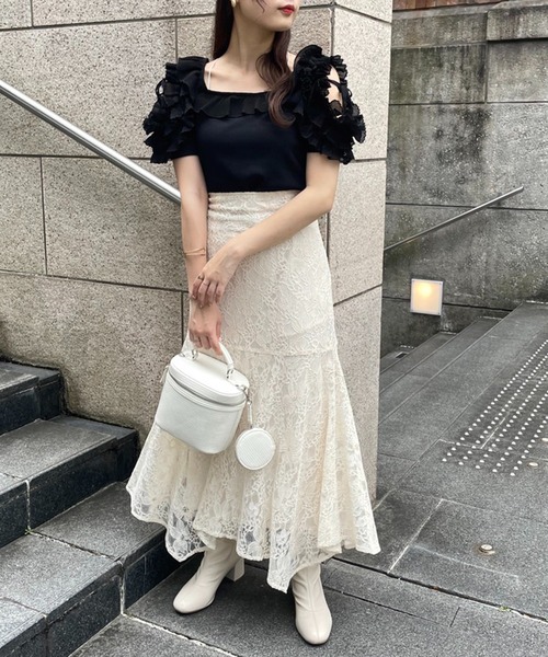 one after another NICE CLAUP(ワンアフターアナザーナイスクラップ)の「肩フリルテレコトップス(Tシャツ/カットソー・レディース・ブラック/オフホワイト/アイボリー・FREE)」の9枚目の写真