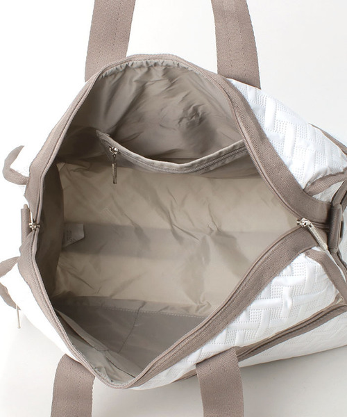 LeSportsac（レスポートサック）の「DELUXE MED WEEKENDER ホワイト