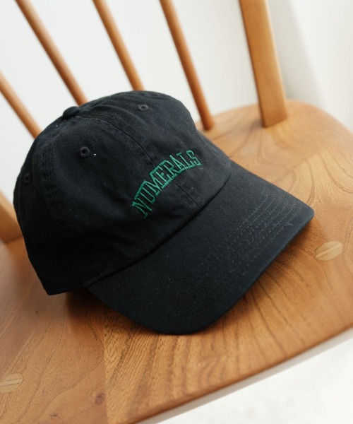 NUMERALS（ヌメラルズ）の「[NUMERALS]クラシックロゴキャップ（キャップ・メンズ・グリーン/ブラック/オフホワイト/サックスブルー/ホワイト/ボルドー・FREE）」の4枚目の写真