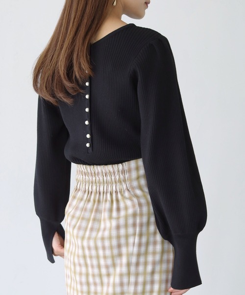 HER CLOSET(ハークローゼット)の「【Twenty Three】2wayパール釦リブニット(ニット/セーター・レディース・ブラック/オフホワイト/ブルー/ライトグリーン/ラベンダー・FREE)」の13枚目の写真