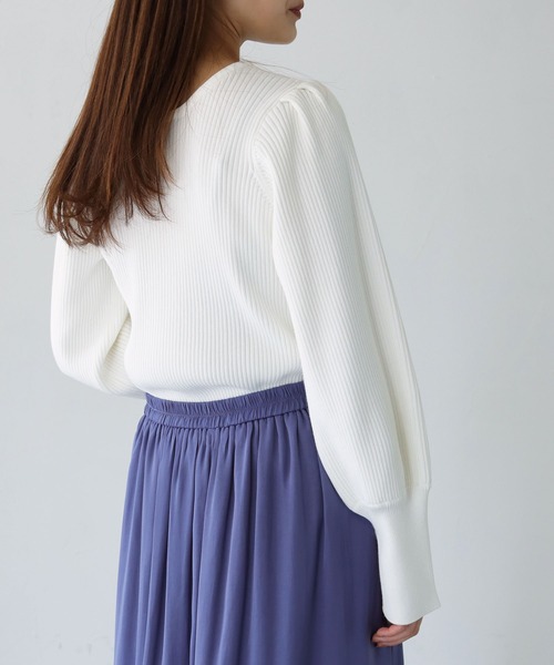 HER CLOSET(ハークローゼット)の「【Twenty Three】2wayパール釦リブニット(ニット/セーター・レディース・ブラック/オフホワイト/ブルー/ライトグリーン/ラベンダー・FREE)」の8枚目の写真