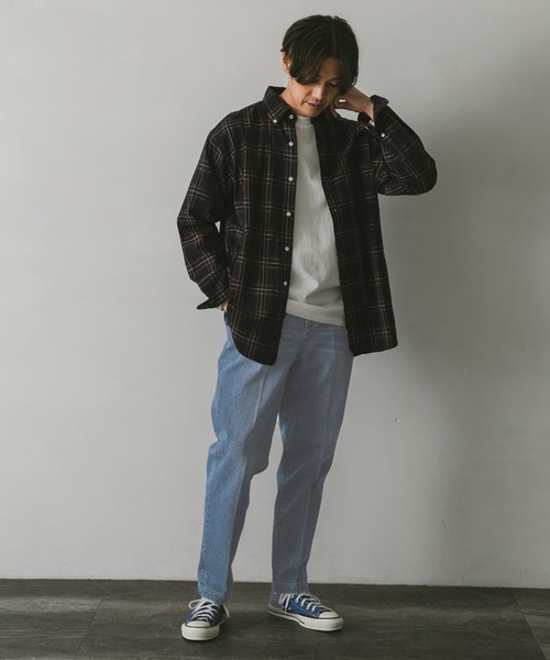 URBAN RESEARCH DOORS（アーバンリサーチドアーズ）の「デニムテーパードトラウザー（デニムパンツ・メンズ・ブルー系その他/インディゴブルー/ブラック・SMALL/MEDIUM/LARGE）」の18枚目の写真