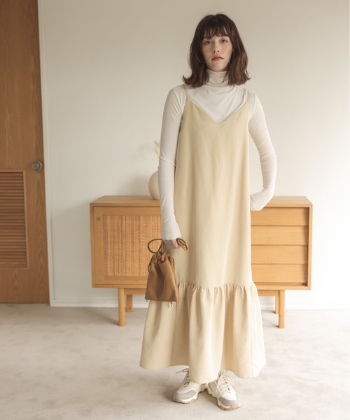 ANGIE(アンジー)の「ティアードキャミワンピース(ワンピース・レディース・ブラック/ベージュ・FREE)」の12枚目の写真