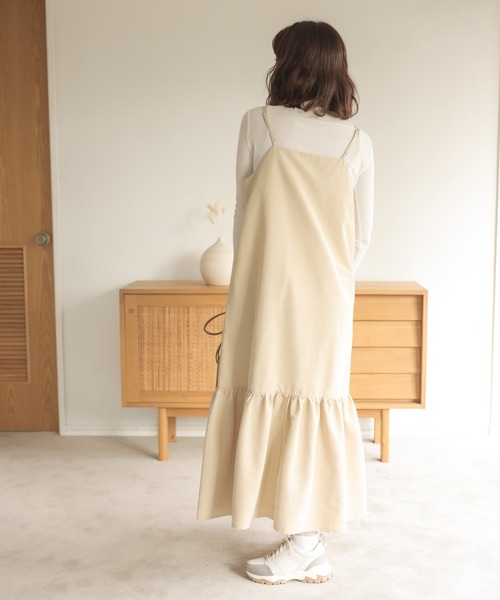 ANGIE(アンジー)の「ティアードキャミワンピース(ワンピース・レディース・ブラック/ベージュ・FREE)」の17枚目の写真