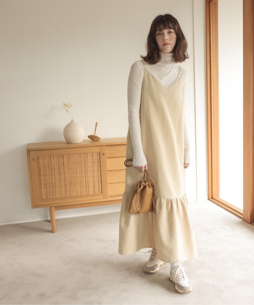 ANGIE(アンジー)の「ティアードキャミワンピース(ワンピース・レディース・ブラック/ベージュ・FREE)」の20枚目の写真