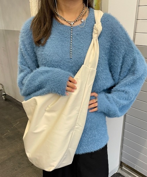 nemne store（ネンネストア）の「ナイロンメッセンジャーバッグ（ショルダーバッグ・レディース・ブラック/ピンク/アイボリー・フリー）」の4枚目の写真