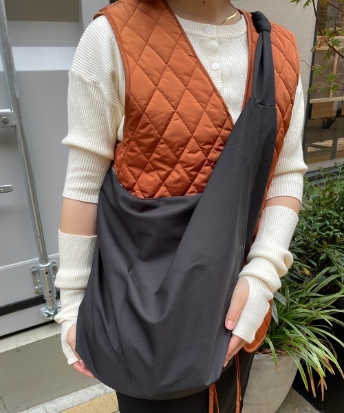 nemne store（ネンネストア）の「ナイロンメッセンジャーバッグ（ショルダーバッグ・レディース・ブラック/ピンク/アイボリー・フリー）」の8枚目の写真