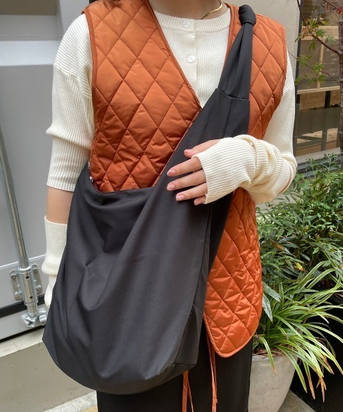 nemne store（ネンネストア）の「ナイロンメッセンジャーバッグ（ショルダーバッグ・レディース・ブラック/ピンク/アイボリー・フリー）」の9枚目の写真