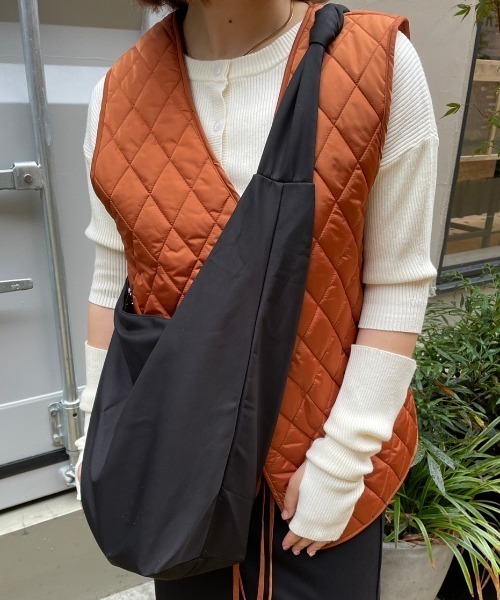 nemne store（ネンネストア）の「ナイロンメッセンジャーバッグ（ショルダーバッグ・レディース・ブラック/ピンク/アイボリー・フリー）」の17枚目の写真