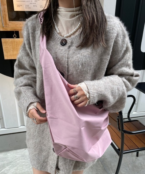 nemne store（ネンネストア）の「ナイロンメッセンジャーバッグ（ショルダーバッグ・レディース・ブラック/ピンク/アイボリー・フリー）」の18枚目の写真