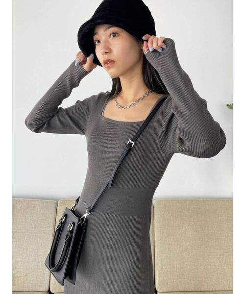 EMODA（エモダ）の「リブスリットロングワンピース（ワンピース・レディース・ブラック/グレー/ブラウン・FREE）」の10枚目の写真