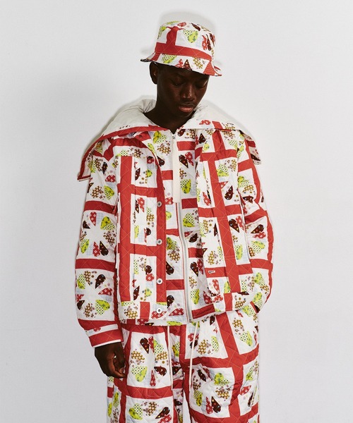 DISCOVERED（ディスカバード）の「DISCOVERED ディスカバード / HAWAIIAN QUILT BUCKET HAT ハワイアンキルトバケットハット / DC-SS23-A-02（ハット・メンズ・ブラック/レッド・FREE）」の9枚目の写真