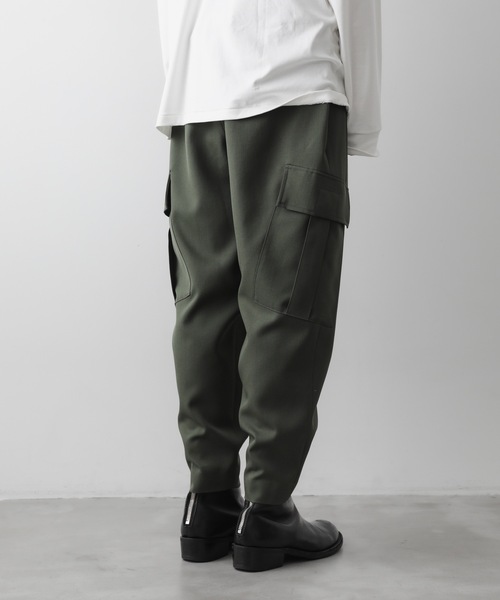 ato（アトウ）の「TAPERED MILITARY PANTS（カーゴパンツ・メンズ・ブラック/カーキ・44/46/48）」の12枚目の写真